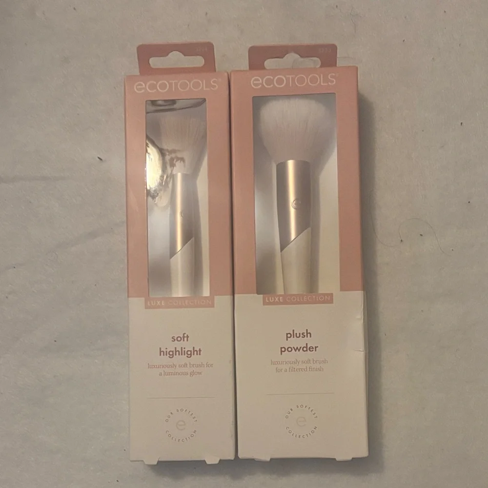 ecotools Luxe Blush Pink & White Luxe Soft Highlight/ Plush Powder Brush Duo